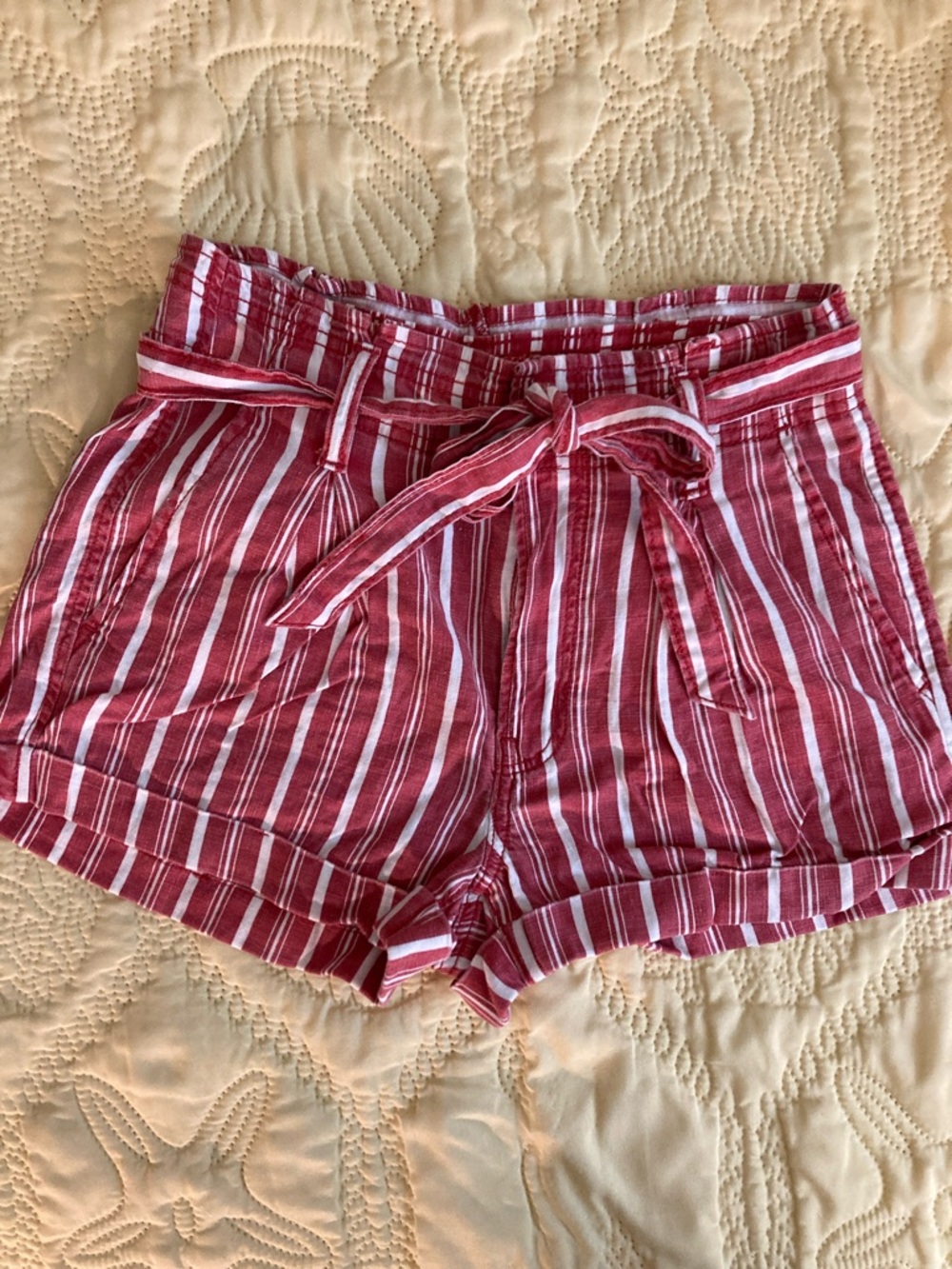 American Eagle Striped Tie-Waist Women's Shorts in Red and White size 2